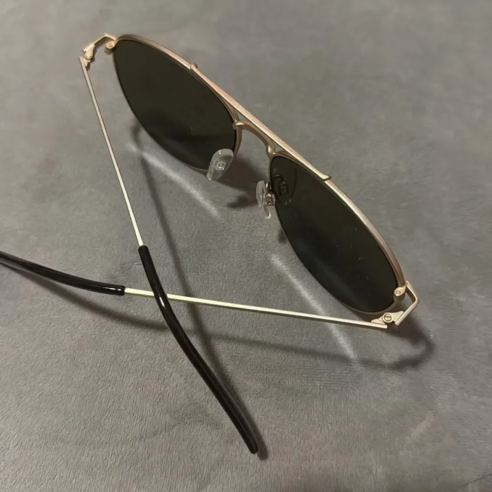 Classic Black Aviator Sunglasses NWT Gold and Black UNISEX - 100% UVA